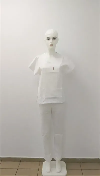 Bluza medicala de culoare alb- model unisex - 46